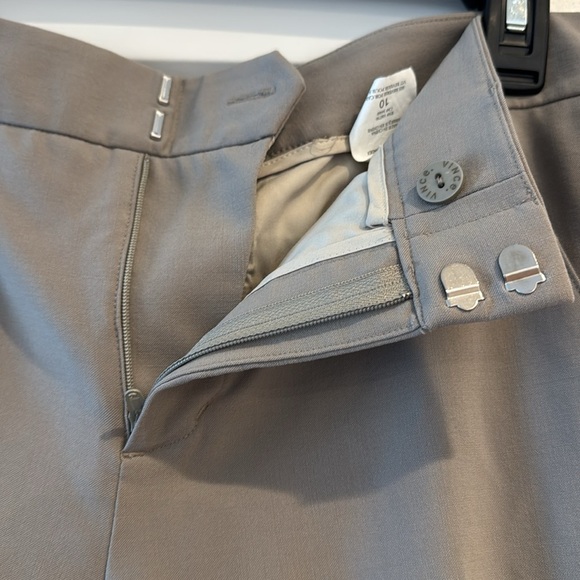 Vince Women’s Taupe Pleated Wool Trouser Pants, Size 10 - Picture 2 of 4